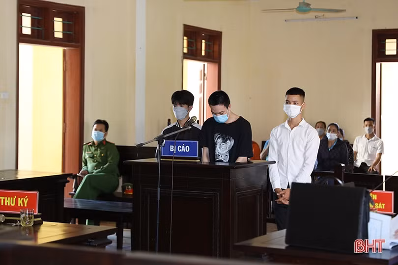 Chuyên trộm tiền công đức, nhóm đối tượng ở TX Kỳ Anh lĩnh án