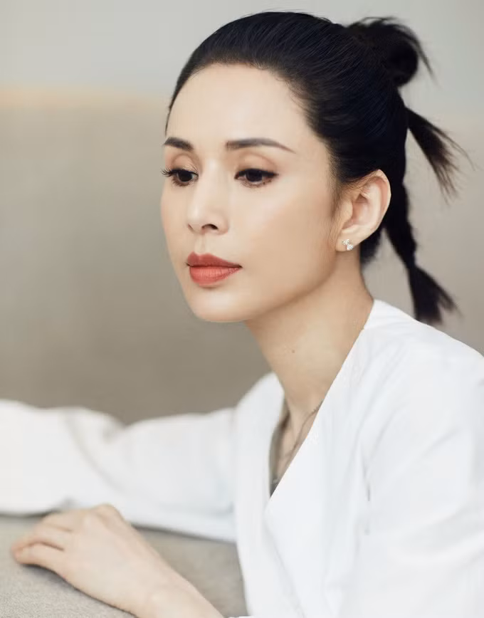 “Cô Cô” Lý Nhược Đồng tái sinh đầy sức sống ở tuổi U60