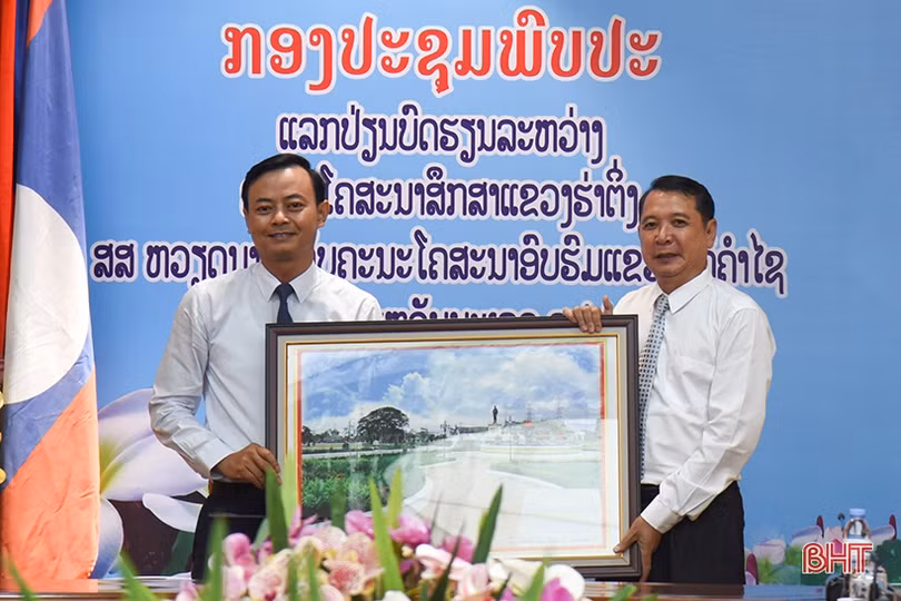 Tăng cường trao đổi kinh nghiệm công tác tuyên giáo giữa Hà Tĩnh - Bôlykhămxay - Savannakhet