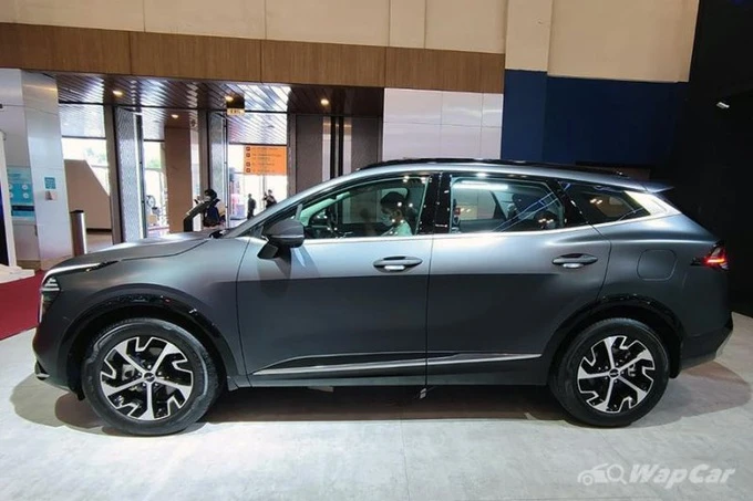 Những mẫu xe “thách thức giá xăng”, rộng cửa về Việt Nam