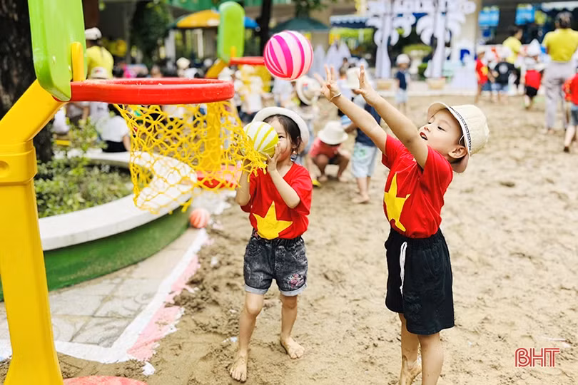 Độc đáo lễ hội cát SANDY WEEK” của các bé mầm non Trí Đức