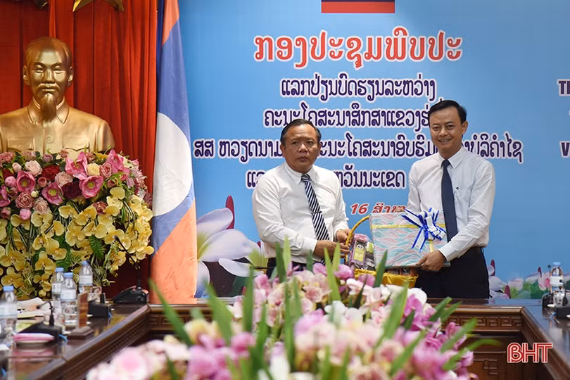 Tăng cường trao đổi kinh nghiệm công tác tuyên giáo giữa Hà Tĩnh - Bôlykhămxay - Savannakhet