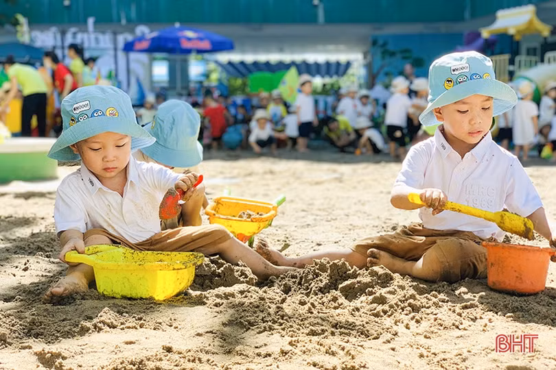 Độc đáo lễ hội cát SANDY WEEK” của các bé mầm non Trí Đức
