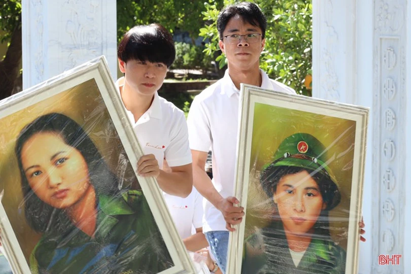 Xem ảnh phục dựng chân dung 10 liệt nữ TNXP Ngã ba Đồng Lộc