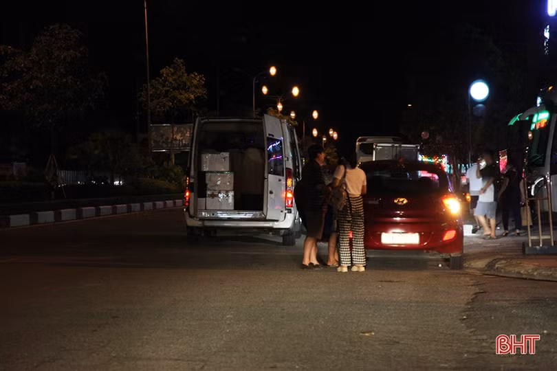 Chấn chỉnh tình trạng nhà xe lập “bến cóc” đón, trả khách sai quy định ở Hà Tĩnh