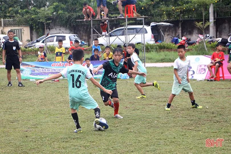 32 đội bóng tham gia Giải Bóng đá các CLB cộng đồng Hà Tĩnh