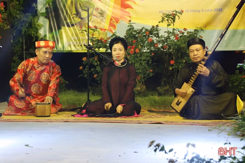 Nghệ nhân Hà Tĩnh giao lưu hát thơ Kiều