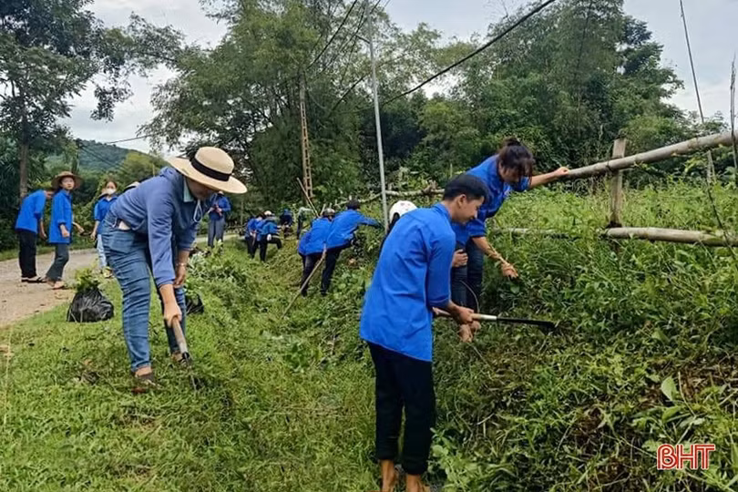 Hơn 3.000 ĐVTN, học sinh Hà Tĩnh hưởng ứng ngày hội Chiến sỹ Hoa phượng đỏ