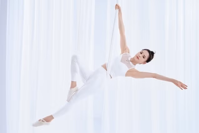 “Cô Cô” Lý Nhược Đồng tái sinh đầy sức sống ở tuổi U60
