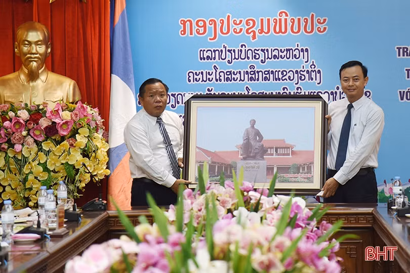 Tăng cường trao đổi kinh nghiệm công tác tuyên giáo giữa Hà Tĩnh - Bôlykhămxay - Savannakhet