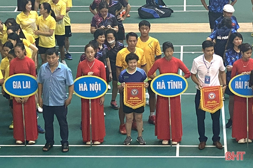 Hà Tĩnh giành 1 HCV và 1 HCB Giải Cầu lông, bóng bàn gia đình toàn quốc