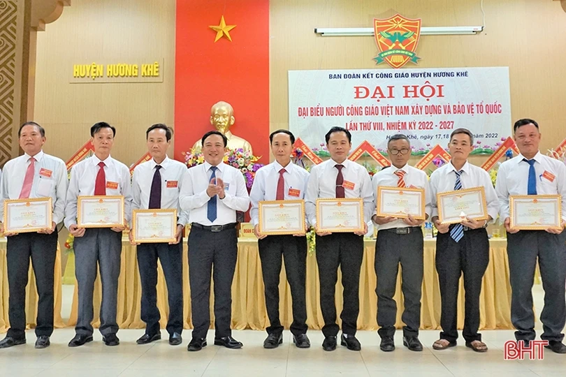 Đồng bào công giáo Hương Khê tích cực tham gia phong trào thi đua yêu nước