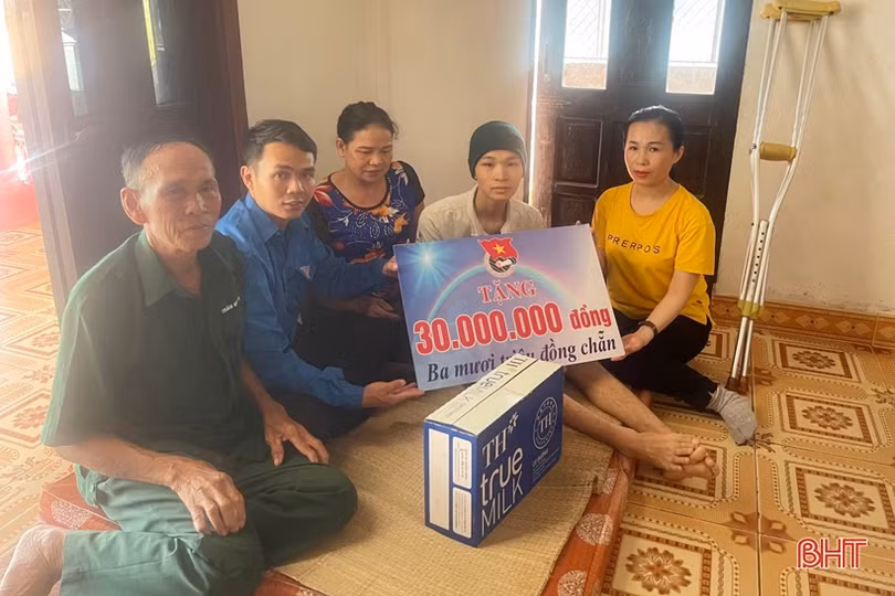 Hơn 3.000 ĐVTN, học sinh Hà Tĩnh hưởng ứng ngày hội Chiến sỹ Hoa phượng đỏ