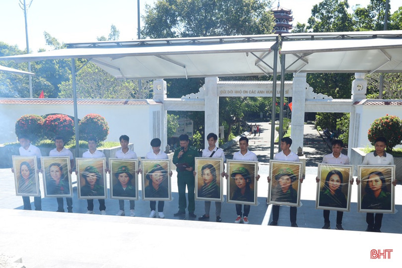 Xem ảnh phục dựng chân dung 10 liệt nữ TNXP Ngã ba Đồng Lộc