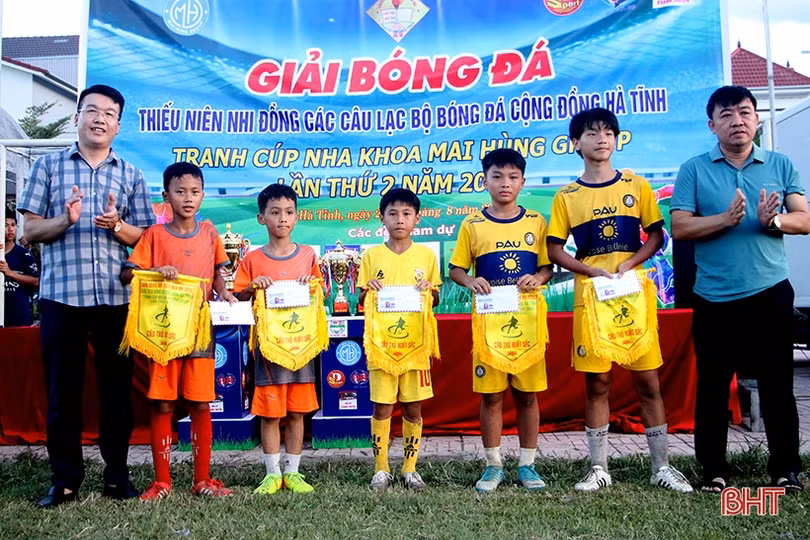 FC Thạch Hà và PTF Thành Sen giành giải nhất các nội dung thi đấu Giải Bóng đá các CLB cộng đồng Hà Tĩnh