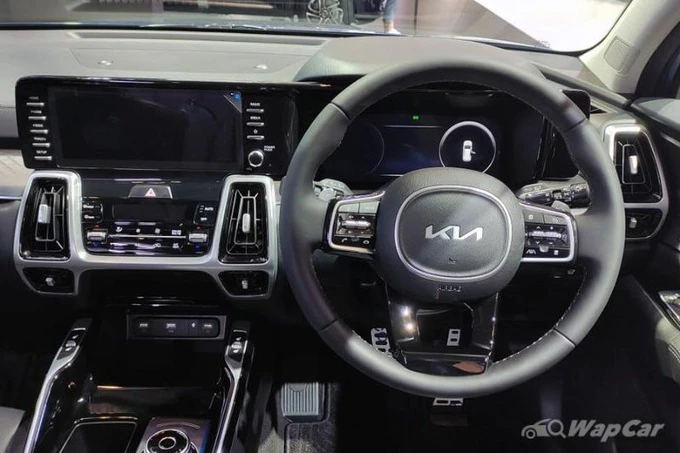 Những mẫu xe “thách thức giá xăng”, rộng cửa về Việt Nam