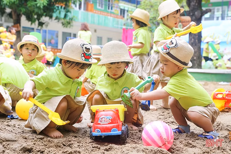 Độc đáo lễ hội cát SANDY WEEK” của các bé mầm non Trí Đức