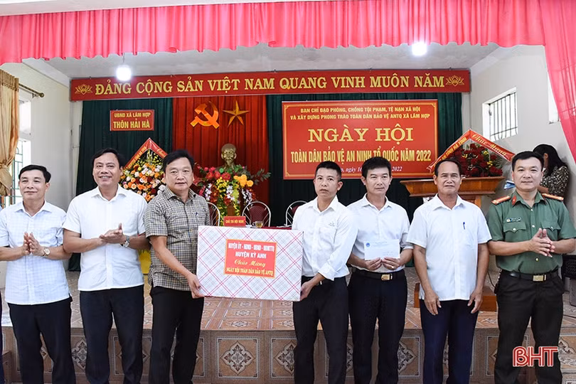 Lãnh đạo tỉnh chung vui “Ngày hội toàn dân bảo vệ an ninh Tổ quốc” ở huyện Kỳ Anh