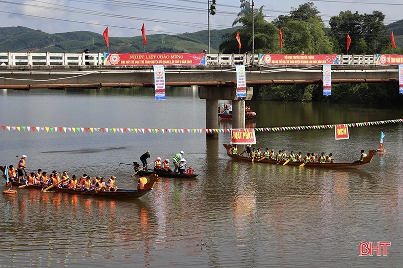 Thắp sáng đài lửa Đại hội thể dục thể thao Hà Tĩnh lần thứ IX