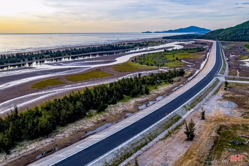 Khám phá cung đường ven biển tuyệt đẹp ở Hà Tĩnh