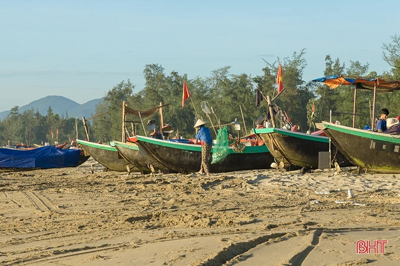 Bình yên ngày mới ở làng chài Xuân Yên
