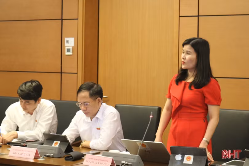 Đoàn ĐBQH Hà Tĩnh tích cực thảo luận tổ về kinh tế - xã hội, ngân sách nhà nước