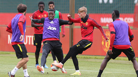 HLV đối thủ dương tính Covid-19, trận giao hữu của M.U bị hủy