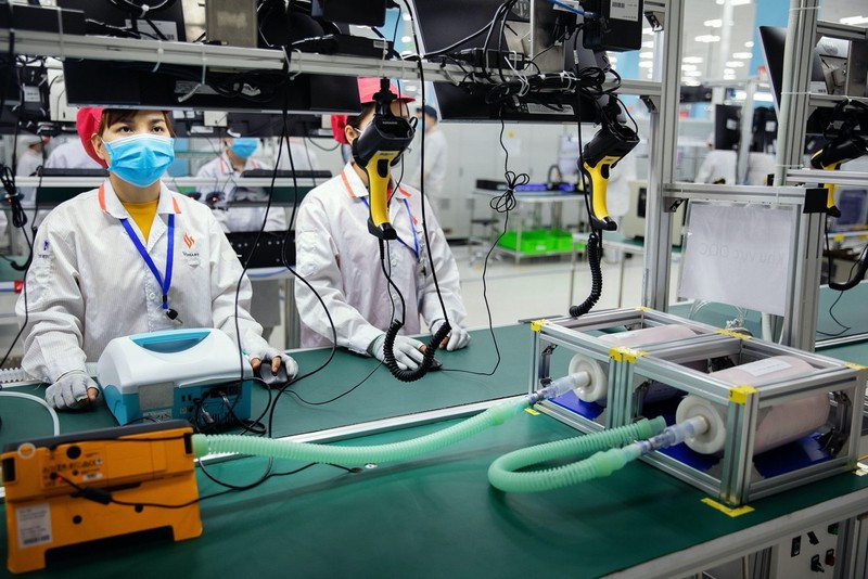 ông phạm nhật vượng – người giàu nhất việt nam muốn đưa tập đoàn vingroup và việt nam vươn tầm quốc tế hình 2 Bloomberg: Người giàu nhất Việt Nam và khát vọng vươn tầm quốc tế