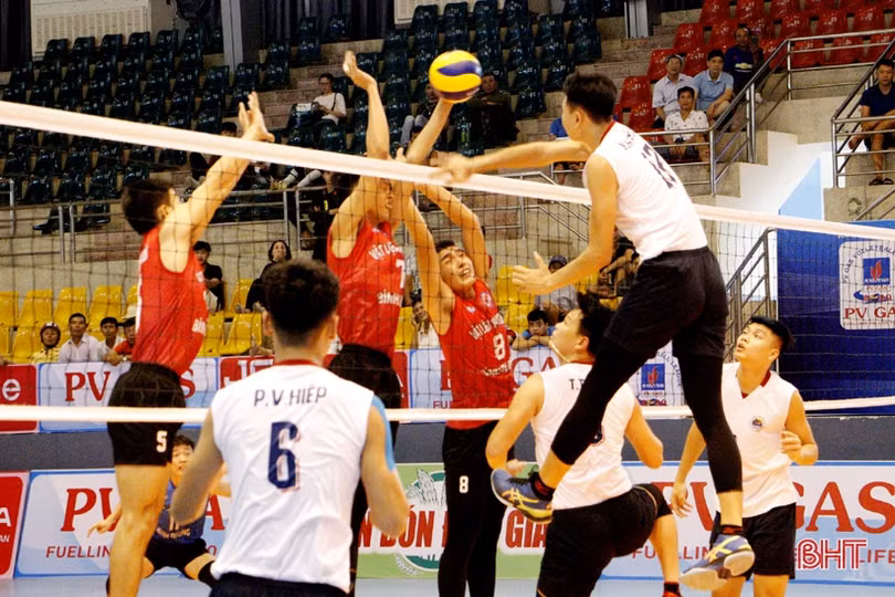 Hà Tĩnh thắng tưng bừng ngày thi đấu cuối cùng Giải Bóng chuyền vô địch quốc gia