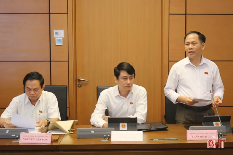 Đoàn ĐBQH Hà Tĩnh tích cực thảo luận tổ về kinh tế - xã hội, ngân sách nhà nước