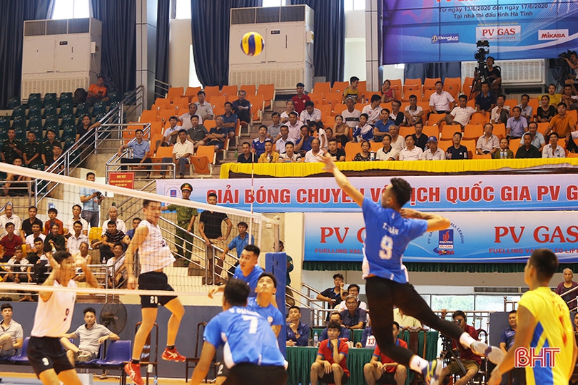 Giải bóng chuyền vô địch quốc gia tại Hà Tĩnh: Biên phòng và Ngân hàng Công thương cùng thua