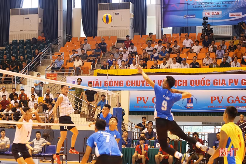 Giải bóng chuyền vô địch quốc gia tại Hà Tĩnh: Biên phòng và Ngân hàng Công thương cùng thua