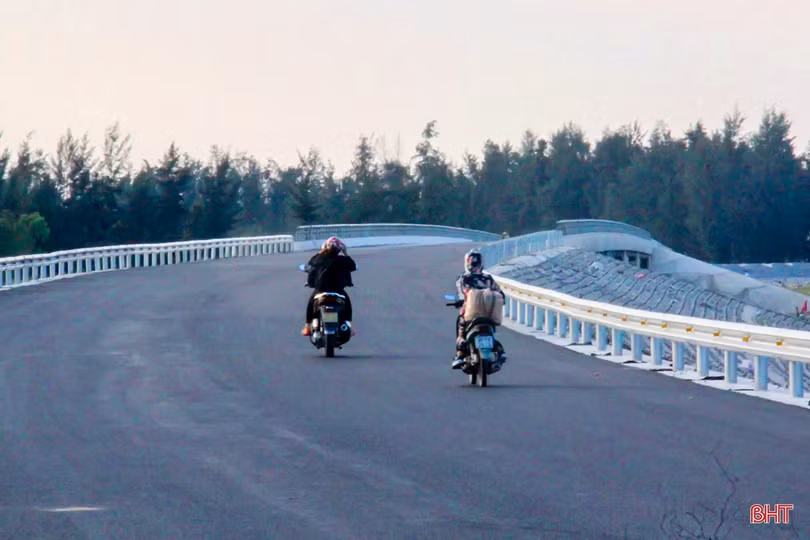 Khám phá cung đường ven biển tuyệt đẹp ở Hà Tĩnh