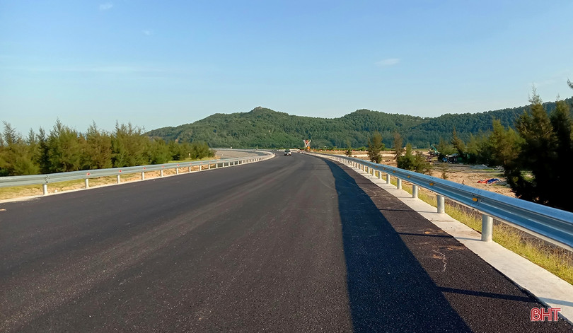 Khám phá cung đường ven biển tuyệt đẹp ở Hà Tĩnh