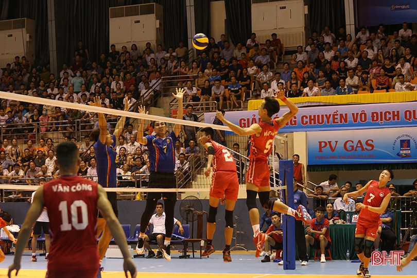 Bóng chuyền Hà Tĩnh đại thắng ngày ra quân