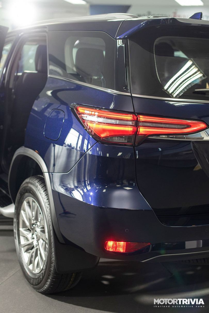 Chi tiết Toyota Fortuner 2021 vừa ra mắt tại Thái Lan