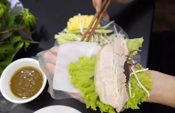 Học cách làm những món cuốn ngon mát cho ngày oi ả