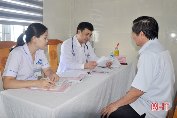 Khám sức khỏe định kỳ cho 722 cán bộ thuộc diện Ban Thường vụ Tỉnh ủy Hà Tĩnh quản lý