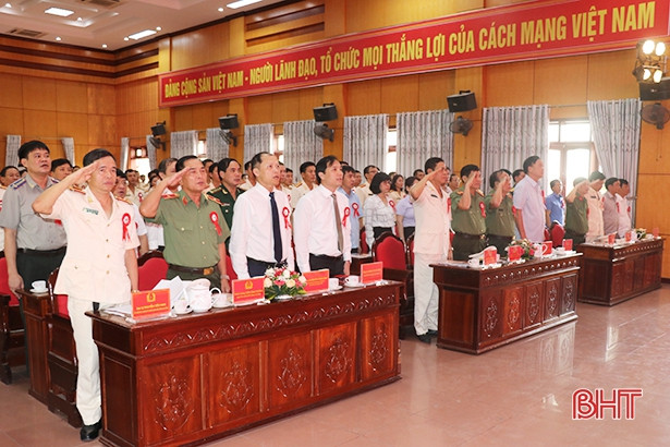 Công an Hà Tĩnh xây dựng điển hình tiên tiến trong phong trào “Vì an ninh Tổ quốc” ảnh 1 Công an Hà Tĩnh xây dựng điển hình tiên tiến trong phong trào “Vì an ninh Tổ quốc”