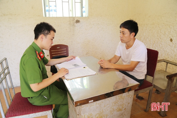 Bị bắt khi vận chuyển “lậu” 27 cá thể rùa quý hiếm qua Hà Tĩnh 