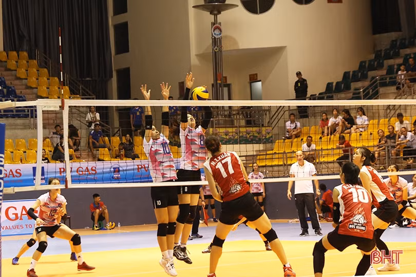 Giải bóng chuyền vô địch quốc gia tại Hà Tĩnh: Biên phòng và Ngân hàng Công thương cùng thua