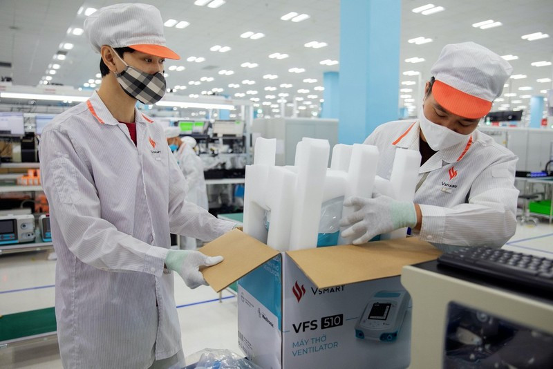 ông phạm nhật vượng – người giàu nhất việt nam muốn đưa tập đoàn vingroup và việt nam vươn tầm quốc tế hình 6 Bloomberg: Người giàu nhất Việt Nam và khát vọng vươn tầm quốc tế