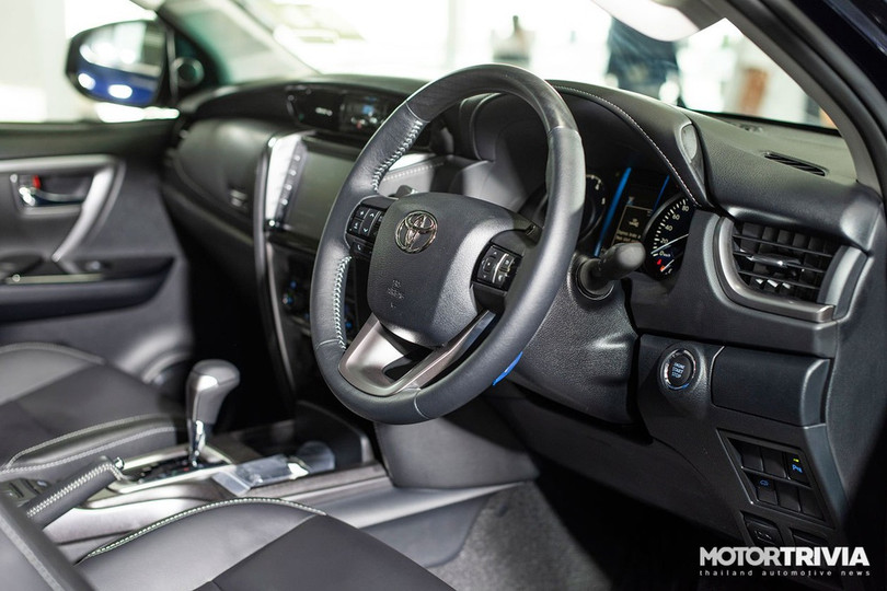 Chi tiết Toyota Fortuner 2021 vừa ra mắt tại Thái Lan