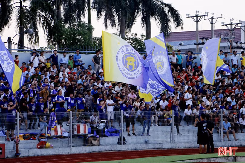 Hồng Lĩnh Hà Tĩnh chia điểm với đương kim vô địch Hà Nội FC