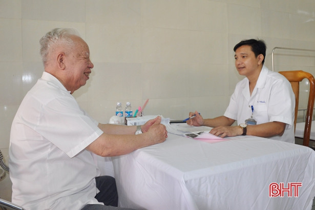 Khám sức khỏe định kỳ cho 722 cán bộ thuộc diện Ban Thường vụ Tỉnh ủy Hà Tĩnh quản lý