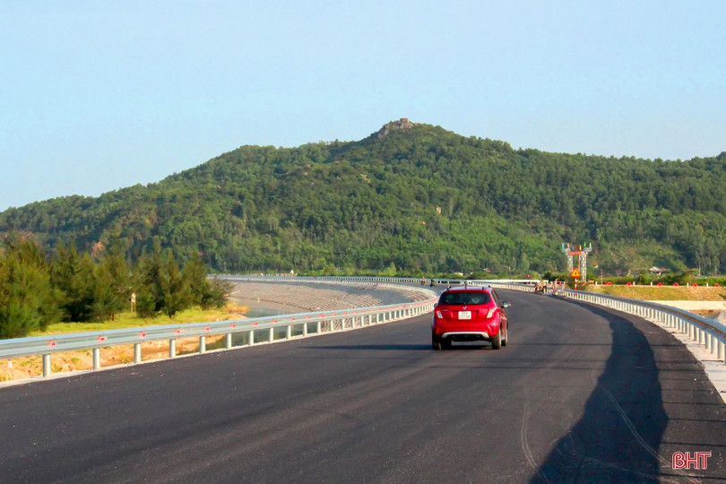 Khám phá cung đường ven biển tuyệt đẹp ở Hà Tĩnh