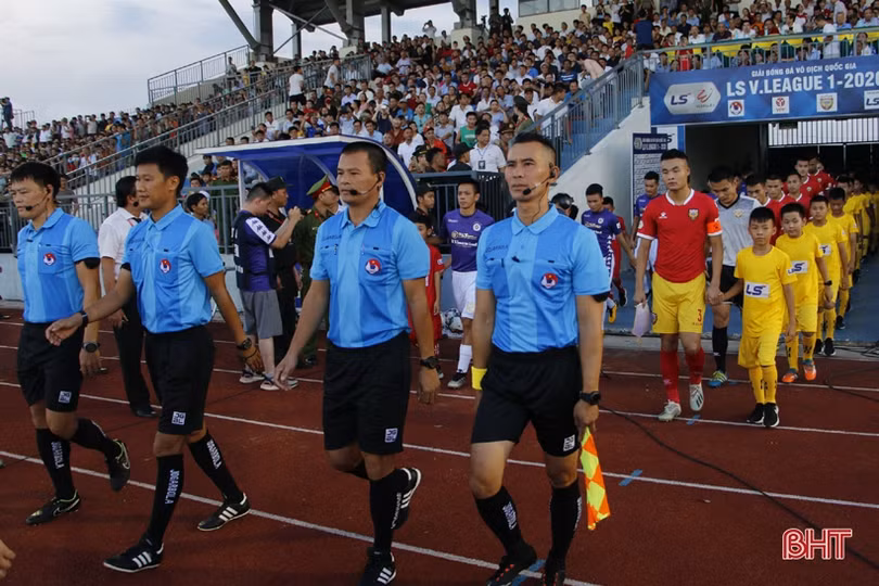 Hồng Lĩnh Hà Tĩnh chia điểm với đương kim vô địch Hà Nội FC