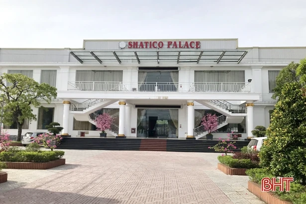 Nhiều người dân TX Kỳ Anh “sập bẫy” khuyến mãi, mua hàng kém chất lượng