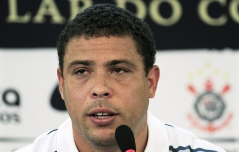 Ronaldo chia tay sân cỏ trong sự tiếc nuối của hàng triệu CĐV. Ảnh: Getty. Ronaldo chia tay sân cỏ trong sự tiếc nuối của hàng triệu CĐV. Ảnh: Getty.