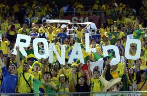 Người hâm mộ luôn phát cuồng ở bất kỳ nơi nào anh đặt chân đến. Ảnh: Getty. Người hâm mộ luôn phát cuồng ở bất kỳ nơi nào anh đặt chân đến. Ảnh: Getty.